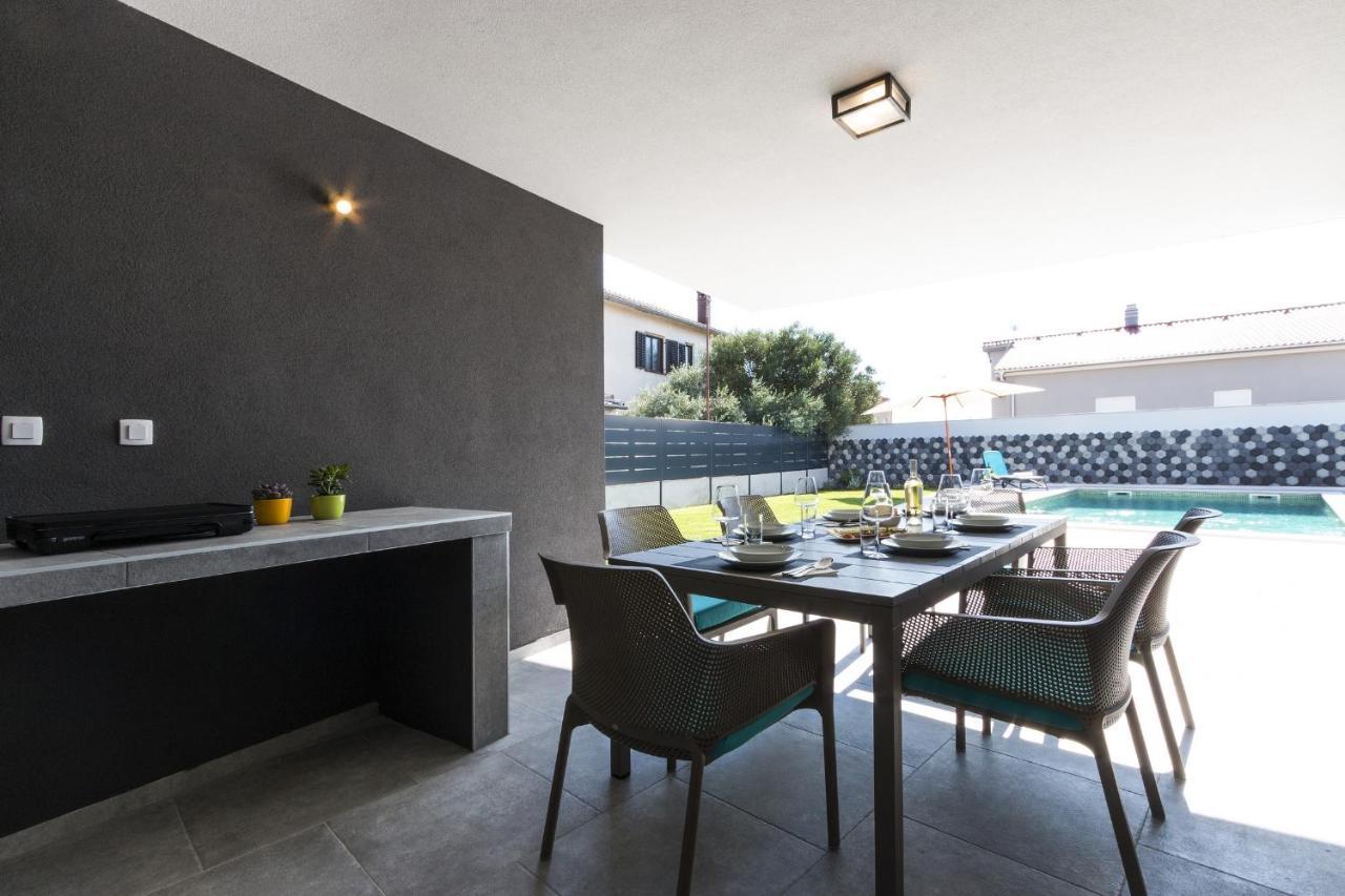 Modern 3-Bedroom Villa With A Private Pool Pula Exteriér fotografie